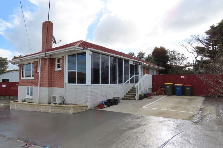 Photo of property in 19 Fairlea Road, Te Atatu South, Auckland, 0610