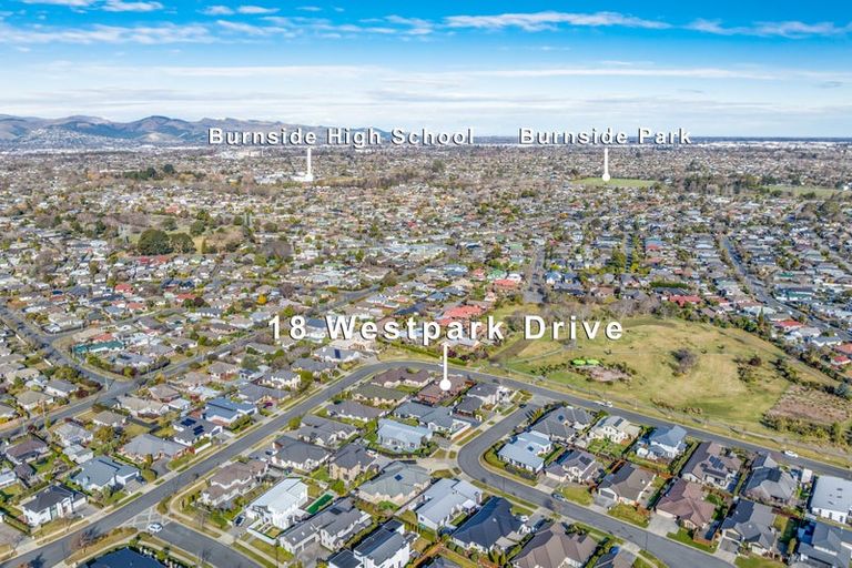 Photo of property in 18 Westpark Drive, Burnside, Christchurch, 8053