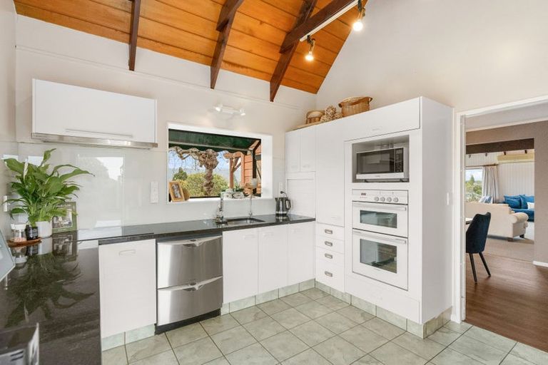 Photo of property in 27 Kawiu Road, Levin, 5510
