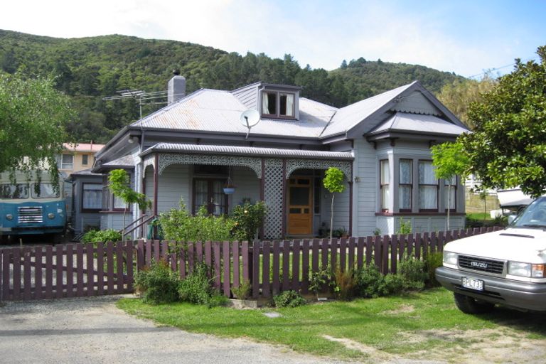 Photo of property in 11 Hampden Street, Picton, 7220