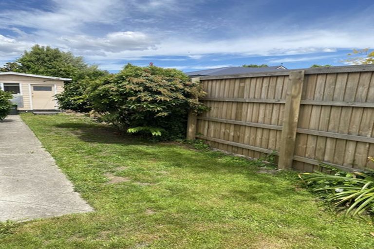 Photo of property in 2/139 Weston Road, St Albans, Christchurch, 8052