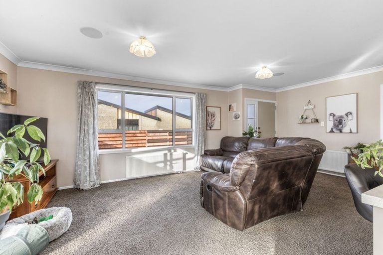 Photo of property in 85 Dalwharn Street, Wallacetown, 9816