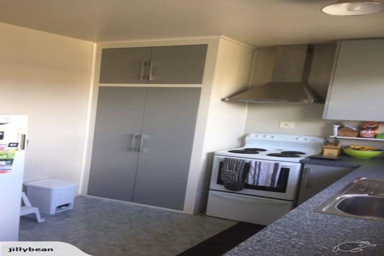 Photo of property in 33 Colwyn Street, Bryndwr, Christchurch, 8053