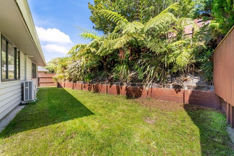 Photo of property in 6 Mcewen Crescent, Riverstone Terraces, Upper Hutt, 5018