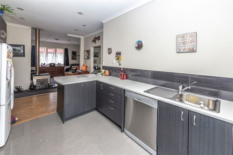 Photo of property in 2 Mcneil Street, Balclutha, 9230