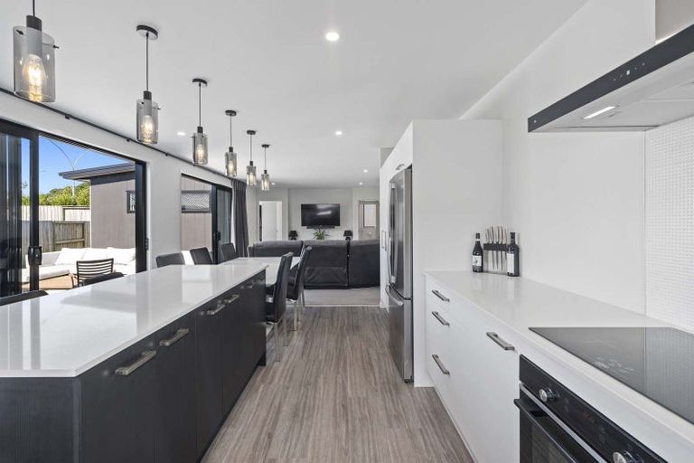 Photo of property in 17 Awataha Crescent, Pyes Pa, Tauranga, 3110