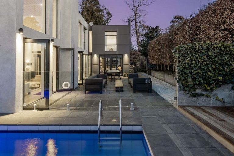 Photo of property in 100 Glandovey Road, Fendalton, Christchurch, 8052