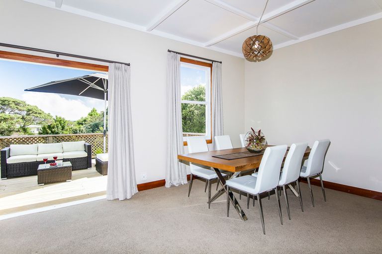 Photo of property in 87 Golf Road, New Lynn, Auckland, 0600