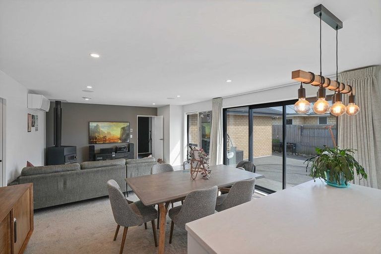 Photo of property in 19 Cressy Place, Darfield, 7510