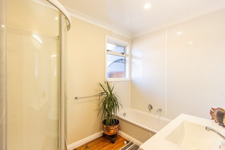 Photo of property in 16 Bidois Road, Fairy Springs, Rotorua, 3015