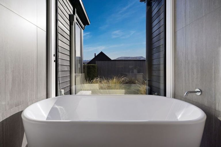 Photo of property in 2 Kotuku Lane, Hobsonville, Auckland, 0616