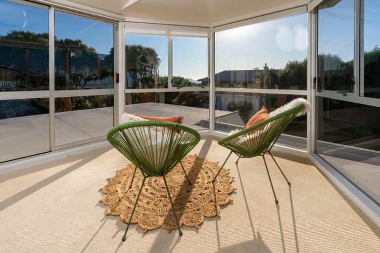 Photo of property in 113 Field Way, Waikanae Beach, Waikanae, 5036