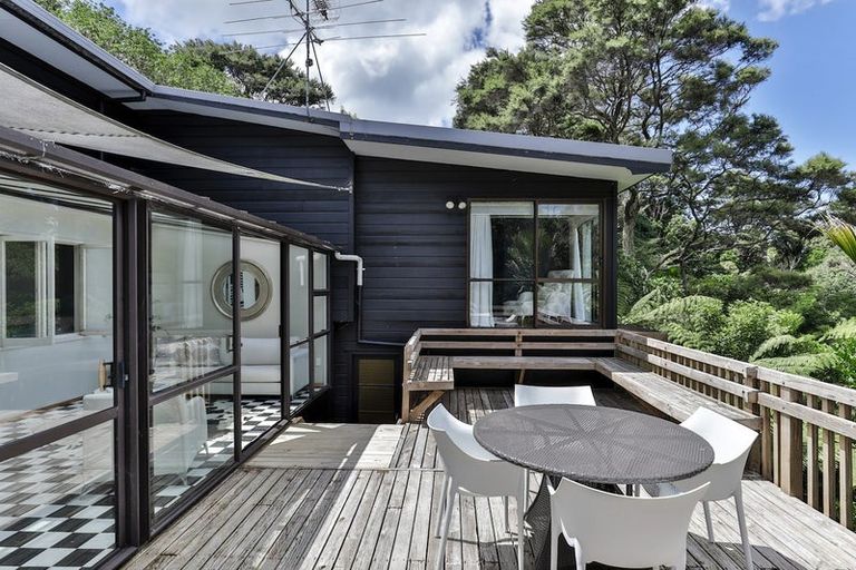 Photo of property in 37 York Road, Titirangi, Auckland, 0604