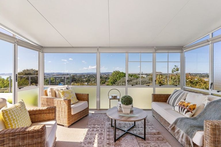 Photo of property in 37 Mellons Bay Road, Mellons Bay, Auckland, 2014