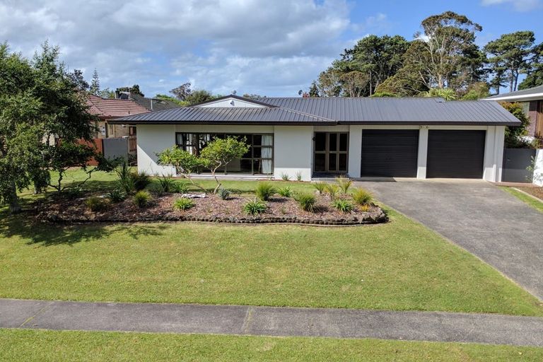 Photo of property in 5 Pendene Place, Forrest Hill, Auckland, 0620