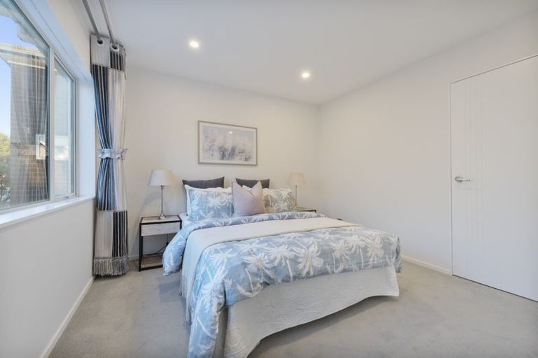 Photo of property in 22 Sunshine Boulevard, Sunnyvale, Auckland, 0612