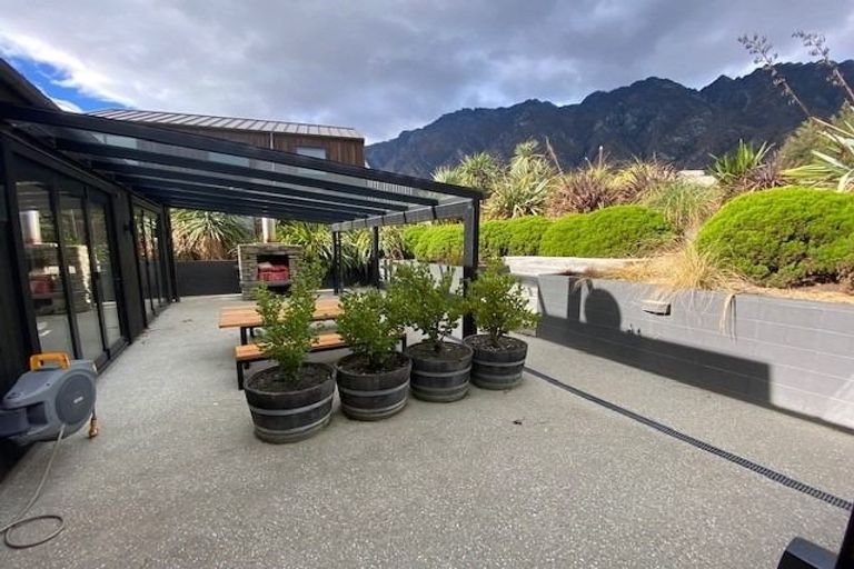 Photo of property in 17 Rannoch Drive, Jacks Point, Queenstown, 9371