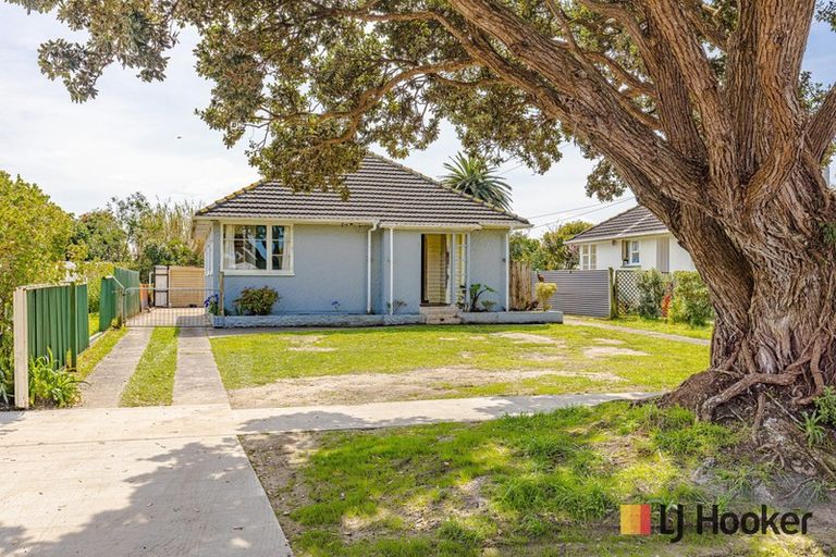 Photo of property in 42 Harper Street, Gonville, Whanganui, 4501