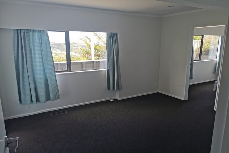 Photo of property in 15 Inverell Way, Seatoun, Wellington, 6022