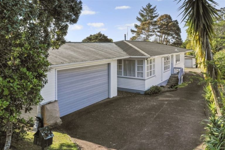 Photo of property in 56 Divich Avenue, Te Atatu South, Auckland, 0610