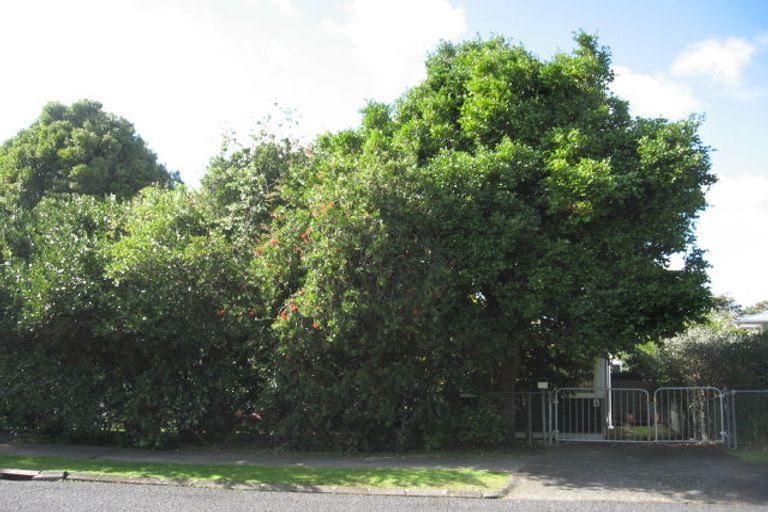 Photo of property in 92 Ennis Avenue, Pakuranga Heights, Auckland, 2010