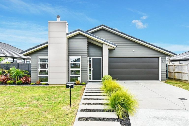 Photo of property in 7 Paso Fino Crescent, Karaka, Papakura, 2113