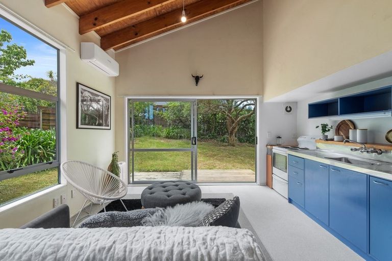 Photo of property in 4a Lavery Place, Sunnynook, Auckland, 0632