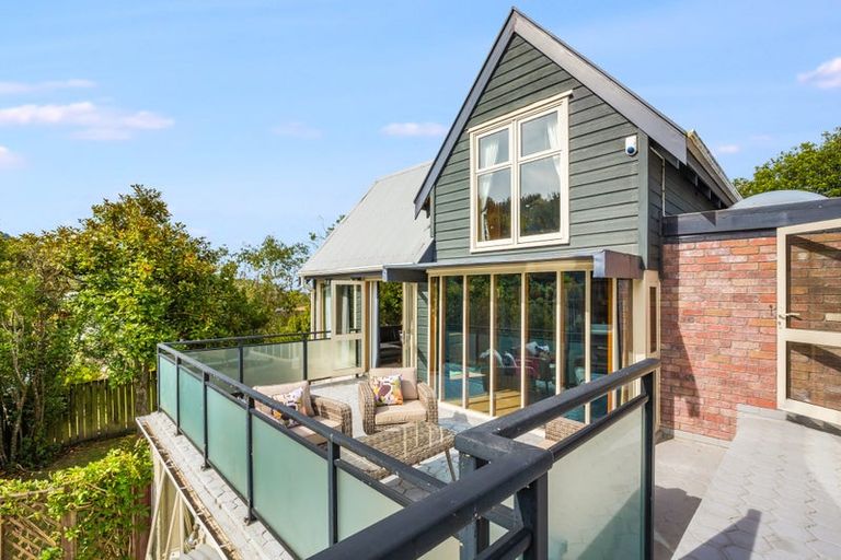 Photo of property in 5 Newnham Court, Tawa, Wellington, 5028