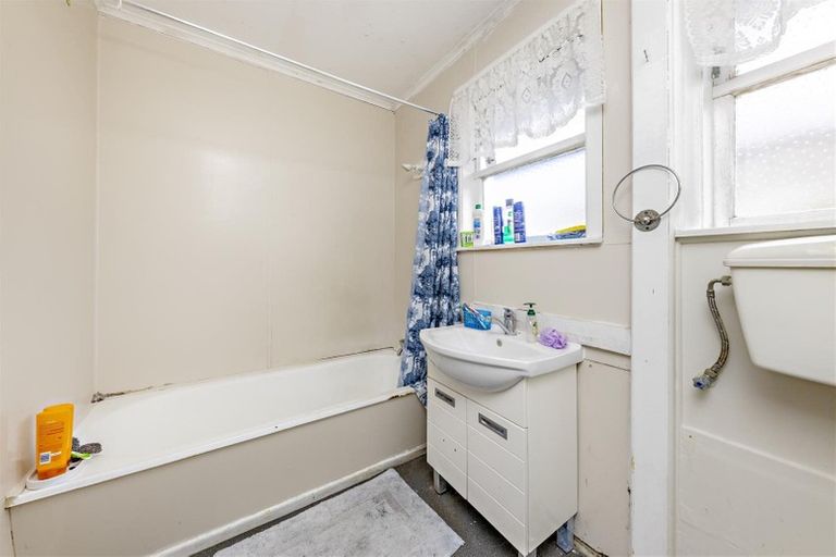 Photo of property in 6 Fisher Crescent, Otara, Auckland, 2023