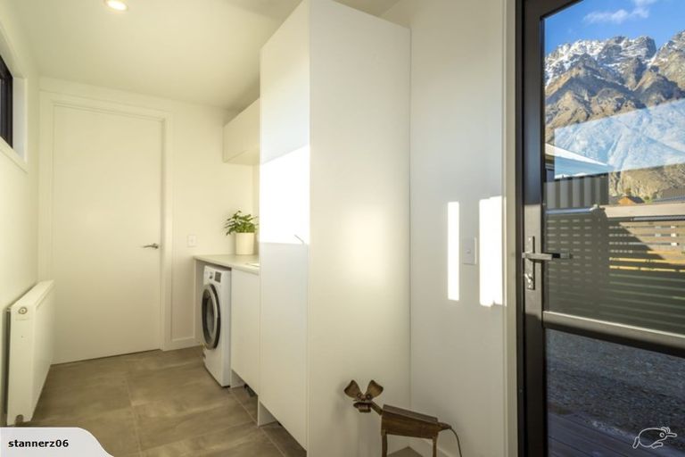 Photo of property in 39 Jacks Point Rise, Jacks Point, Queenstown, 9371