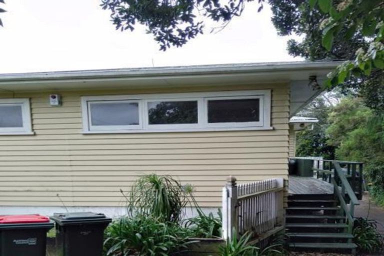 Photo of property in 122 Sandspit Road, Shelly Park, Auckland, 2014