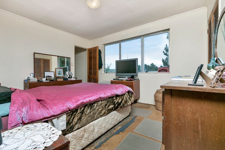 Photo of property in 2b Mcentee Road, Waitakere, Auckland, 0816