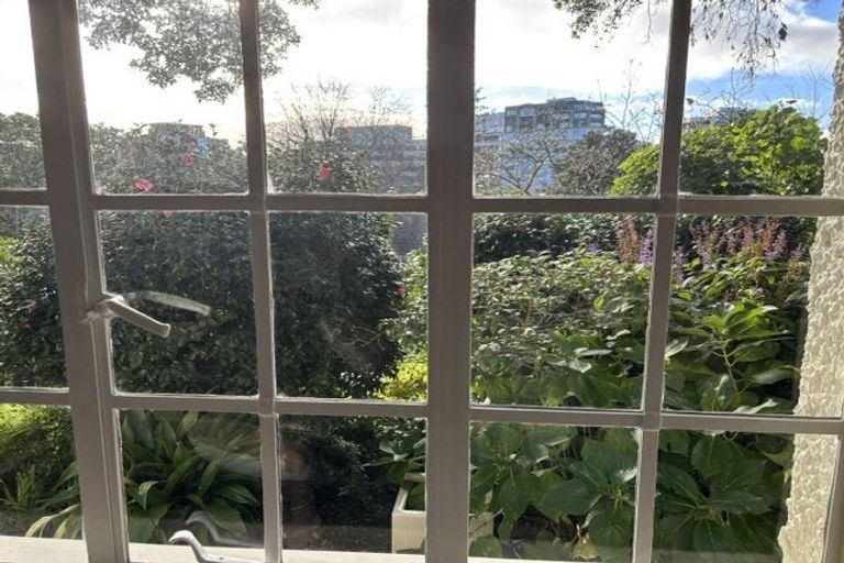 Photo of property in 5 Easdale Street, Kelburn, Wellington, 6012