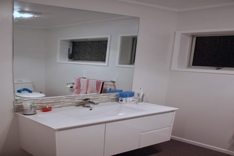 Photo of property in 1/61 Mcclintock Road, Massey, Auckland, 0614