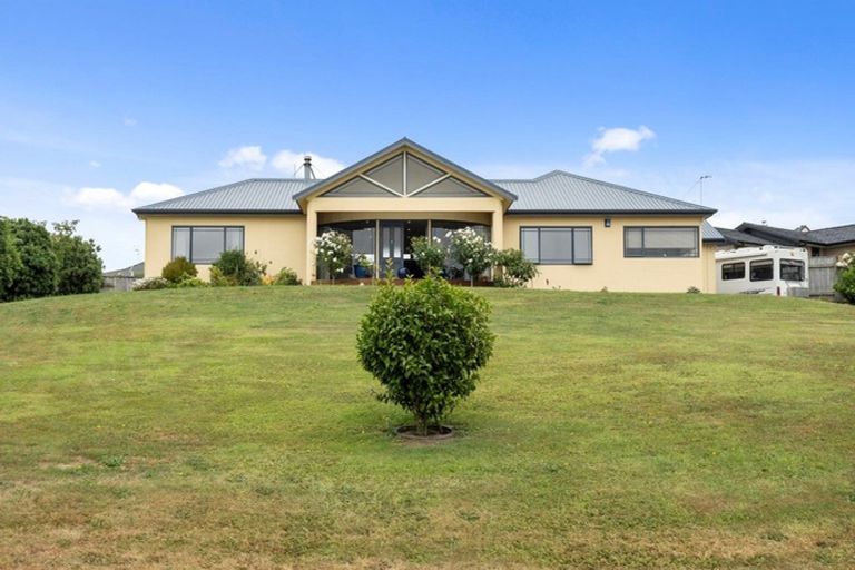 Photo of property in 3 Hillview Place, Feilding, 4702