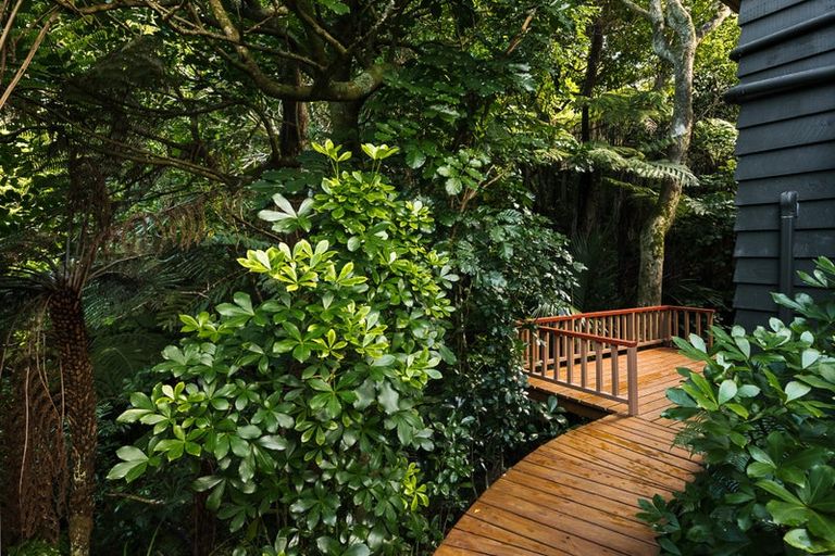 Photo of property in 10 Peregrine Place, Birkenhead, Auckland, 0626