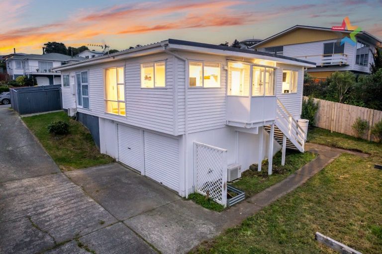Photo of property in 21b Oakleigh Street, Maungaraki, Lower Hutt, 5010