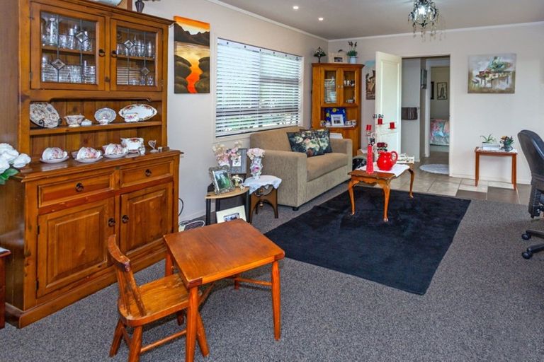 Photo of property in 216 Given Avenue, Whangamata, 3620