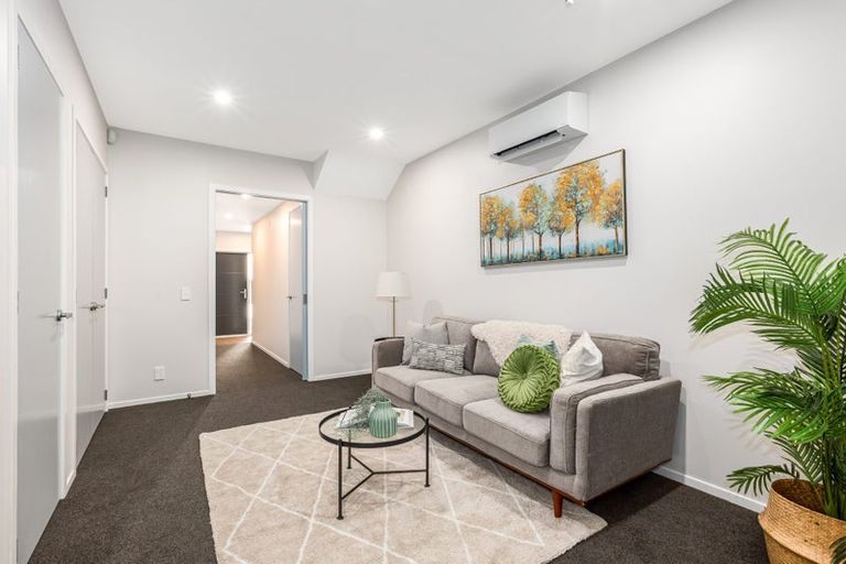 Photo of property in 5 Pakura Place, Wainuiomata, Lower Hutt, 5014