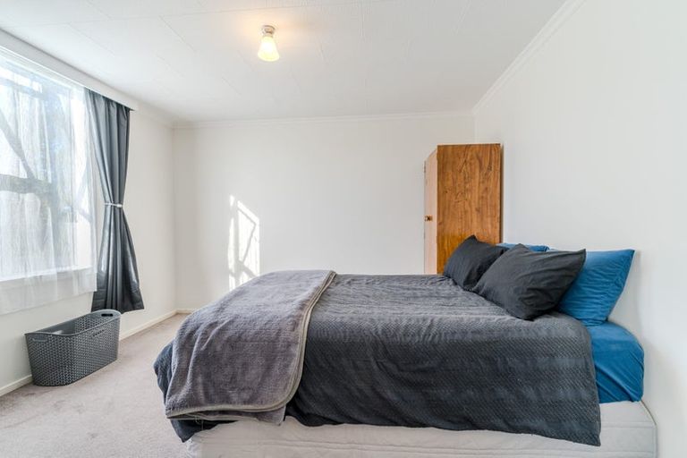 Photo of property in 2 Queen Street, Milton, 9220