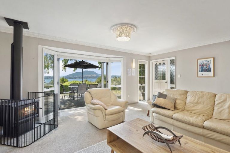 Photo of property in 7 Krissell Place, Acacia Bay, Taupo, 3330