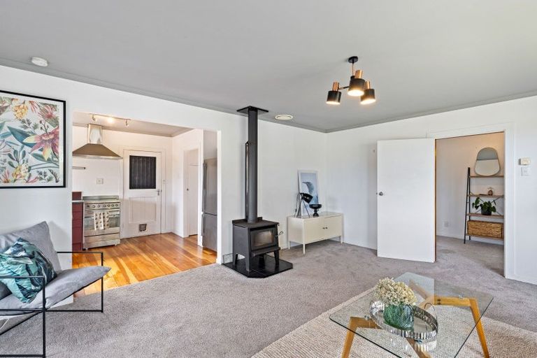 Photo of property in 13 York Crescent, Westown, New Plymouth, 4310