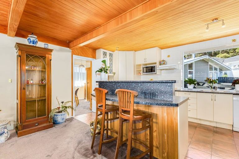 Photo of property in 3 Glen Alice Grove, Naenae, Lower Hutt, 5011