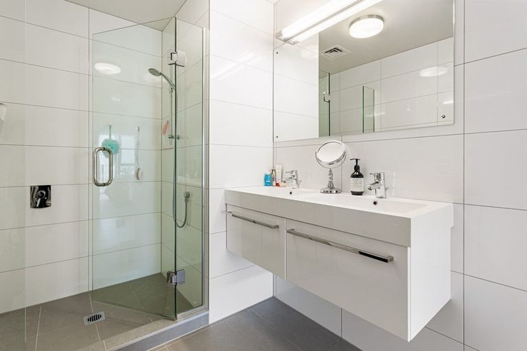 Photo of property in 30 Eaves Bush Parade, Orewa, 0931