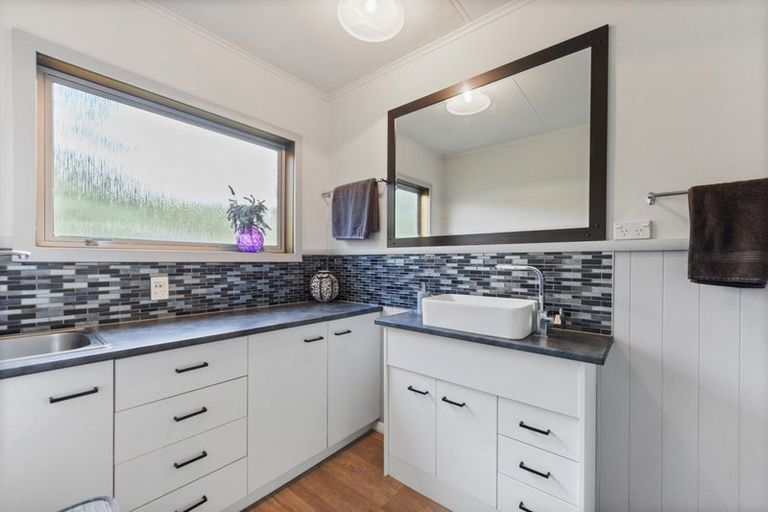 Photo of property in 50b Milton Terrace, Picton, 7220