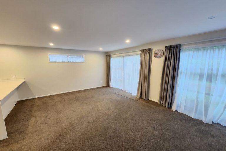 Photo of property in 9a Pakaraka Drive, Papakura, 2110
