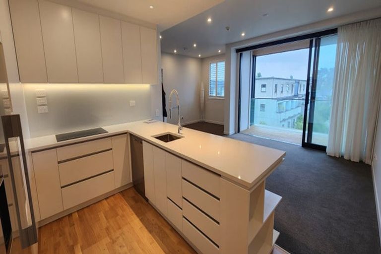 Photo of property in 307/8a Lake Pupuke Drive, Takapuna, Auckland, 0622