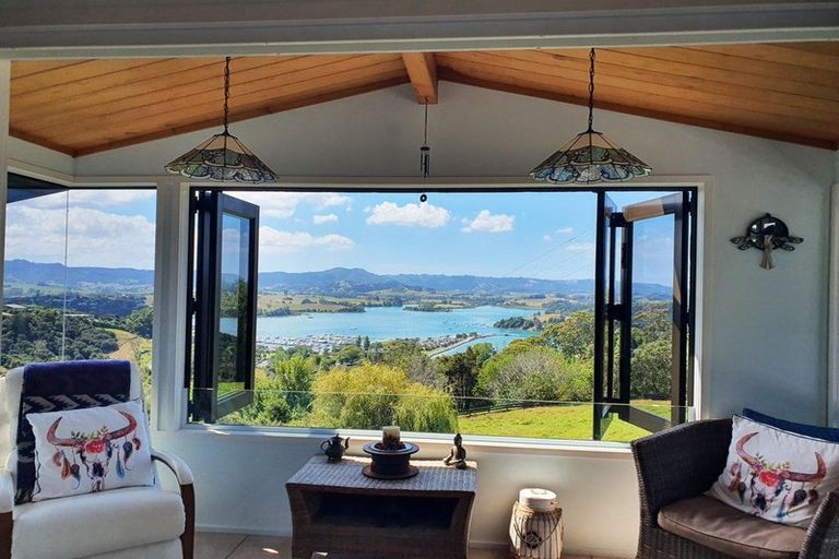 Photo of property in 84 Brick Bay Drive, Sandspit, Warkworth, 0982