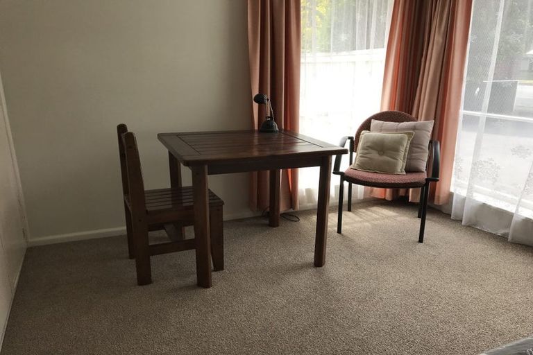 Photo of property in 1/271 Memorial Avenue, Burnside, Christchurch, 8053