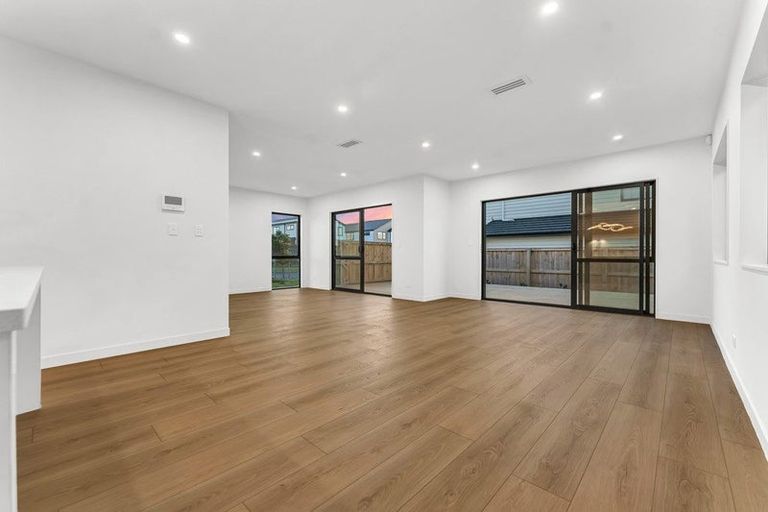 Photo of property in 14 Gertrude Cole Road, Clarks Beach, 2122